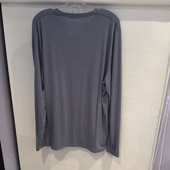 Hollister Gray Long Sleeve Tee - Picture 6 of 6